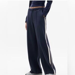 Athleta Navy MVP Mid Rise Side Stripe Pant